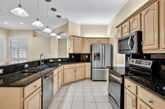 Building Photo - 20 Woodford Ln