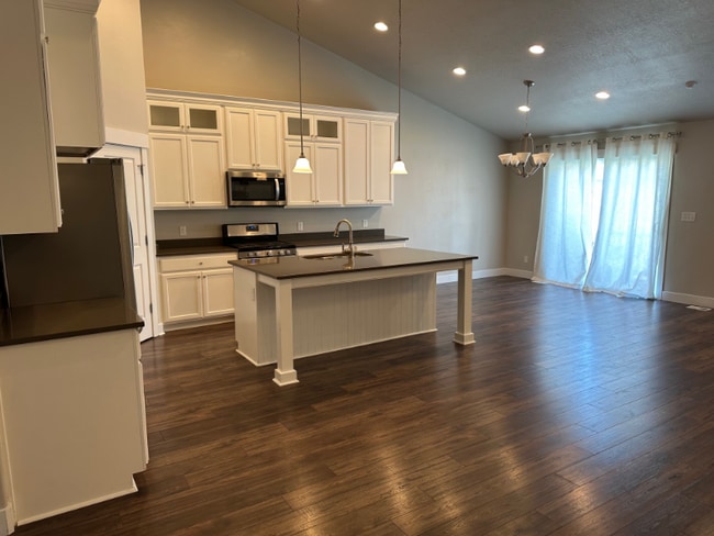 Building Photo - 873 S 2150 W