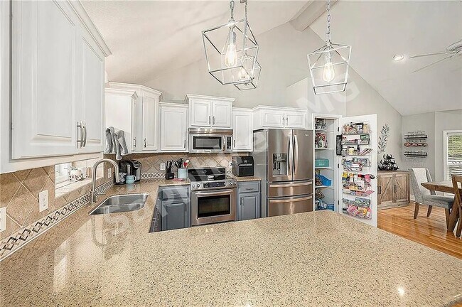 Building Photo - 8707 N Wheaton Ct