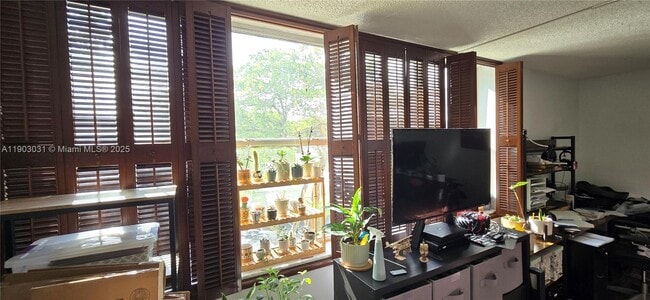 Building Photo - 20291 NE 30th Ave