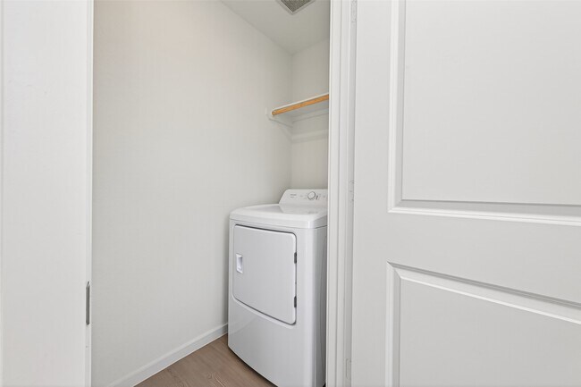 Building Photo - 6269 Alder Crk Dr