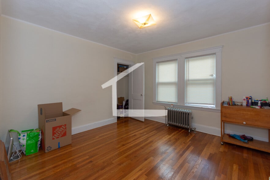 Building Photo - 60 Greycliff Rd