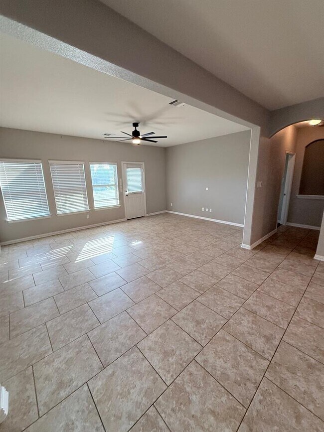 Building Photo - 517 Cerrito Cove