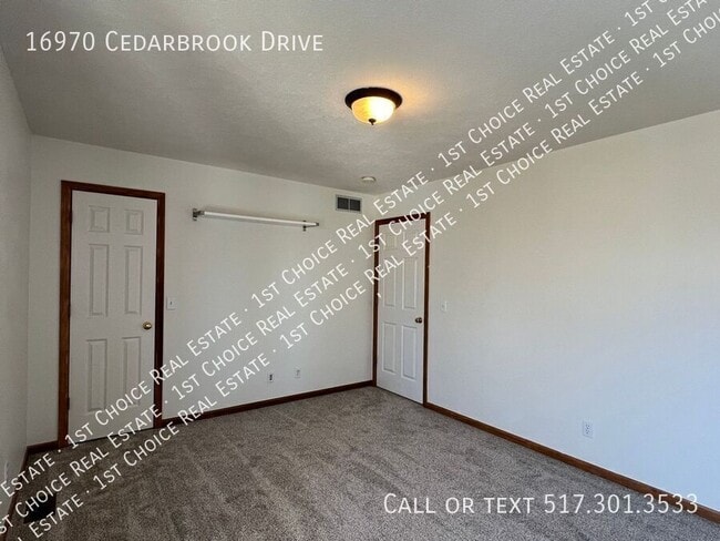 Building Photo - 16970 Cedarbrook Dr