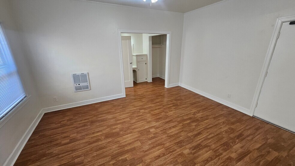 Building Photo - 727 S Coronado St