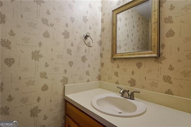 Building Photo - 127 Columbine Dr