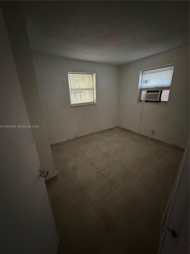 Building Photo - 2645 NW 21st Ave