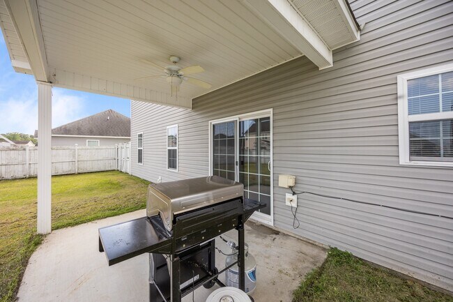 Building Photo - 841 Dynasty Dr