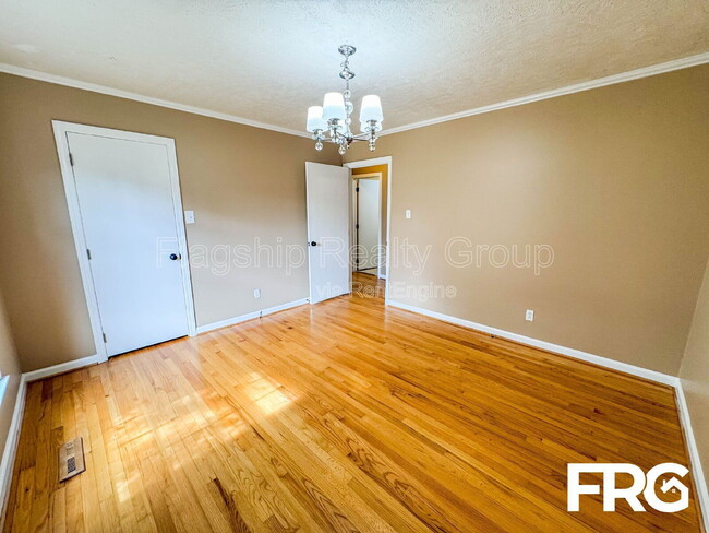 Building Photo - 207 Woodbine St