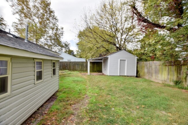 Building Photo - 1923 Bancroft Dr