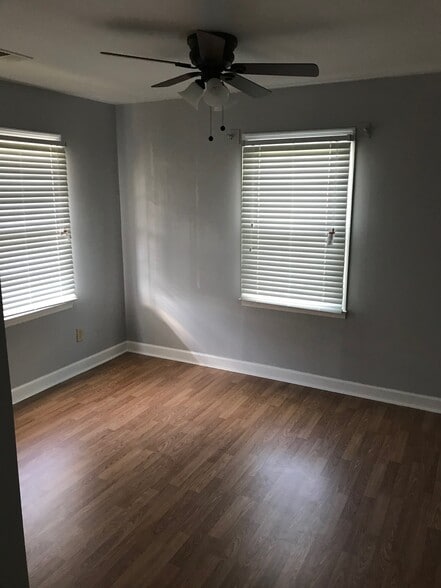 Building Photo - 1433 M.L.K. Jr Dr