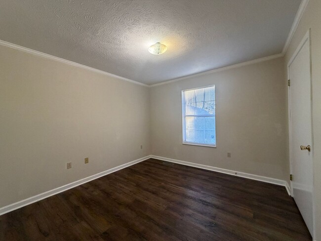 Building Photo - 4063-4063 Wynn St