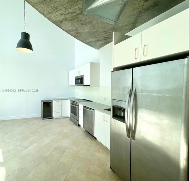 Building Photo - 690 SW 1st Ct