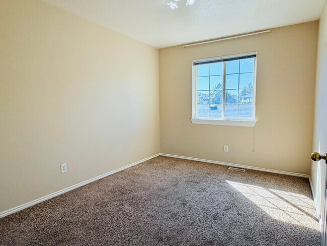 Building Photo - 113 Penhurst Pl