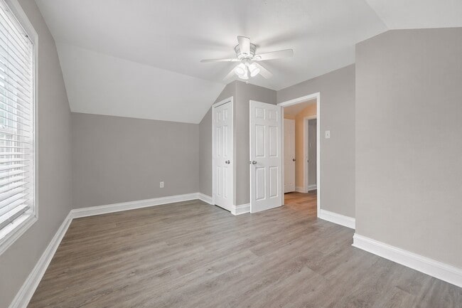 Building Photo - 3823 Florinda St