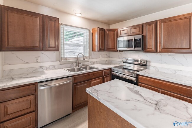 Building Photo - 3306 Reynolds Dr NW