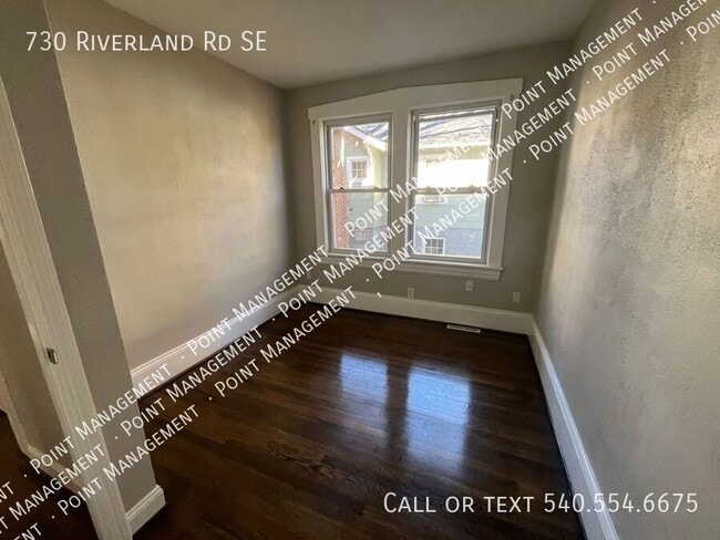 Building Photo - 730 Riverland Rd SE