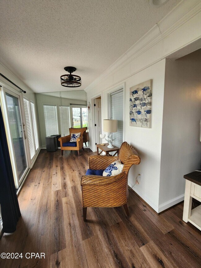 Building Photo - 4726 Bay Point Rd