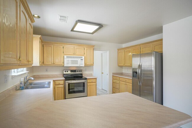 Building Photo - 10427 Crosscut Dr NW