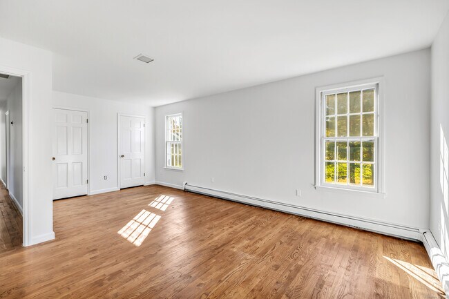 Building Photo - 41 Butternut Ln