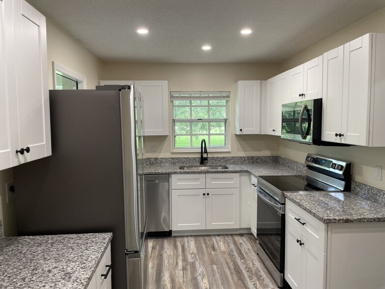 Building Photo - 244 Coral Reef Ct N