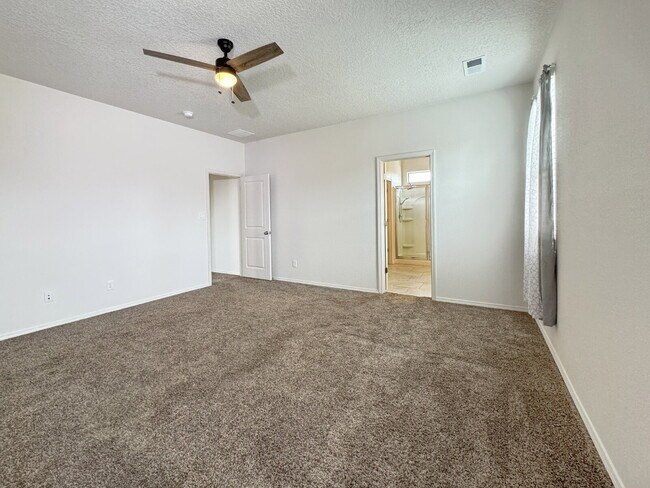 Building Photo - Newer home in Solcito Subdivision in Cente...