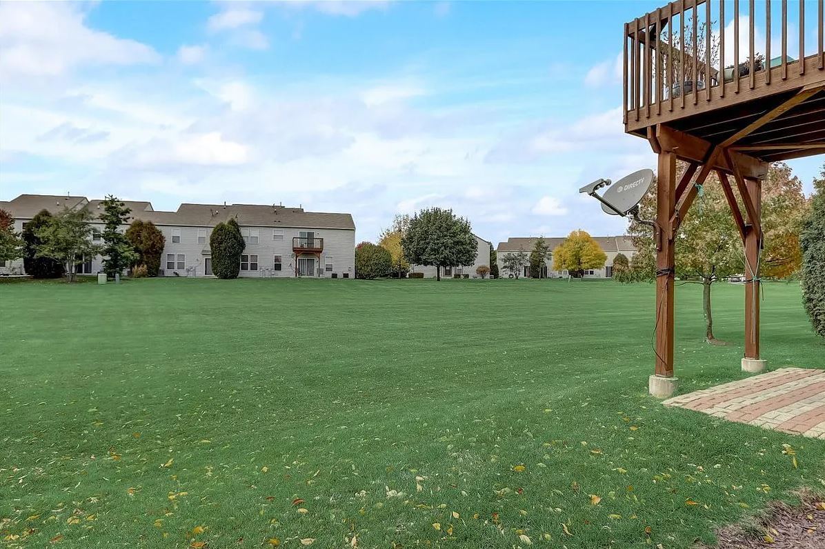 Backyard - 3333 Bromley Ln