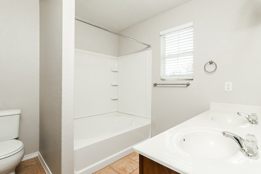 Building Photo - 11911 Pure Silver