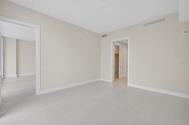 Building Photo - 275 1st Ave S