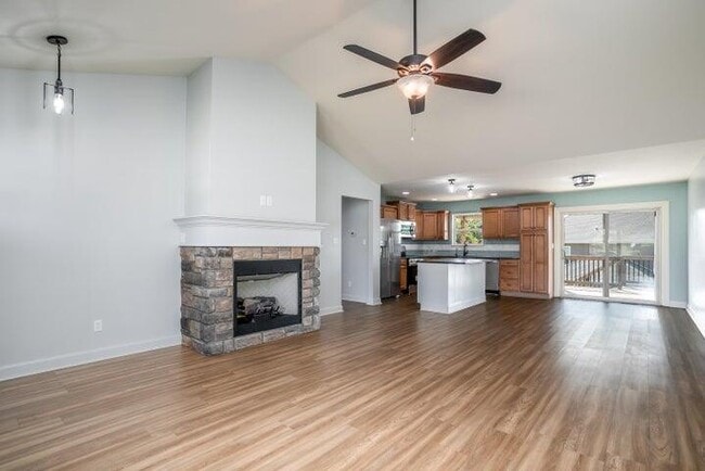 Building Photo - 4910 Stone Mountain Pkwy