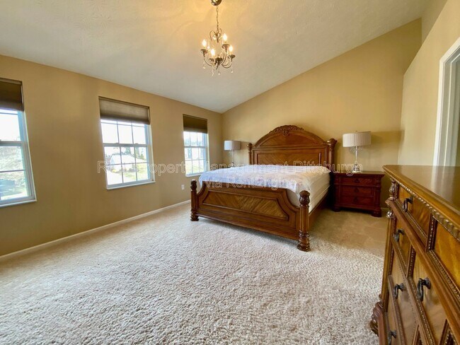 Building Photo - 449 Beech Dr