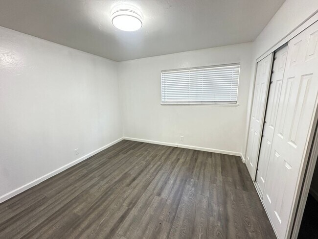 Building Photo - 3408