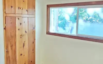 Building Photo - 416 E Eli Ave