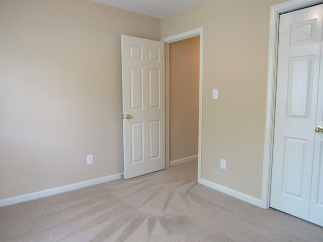 Building Photo - 1011 Wyndham Ln