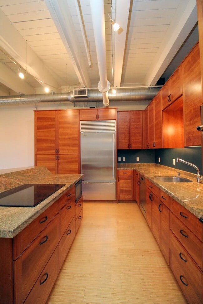 Building Photo - 416 NW 13th Ave