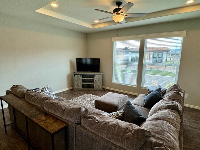 Building Photo - 551 Summit Trl
