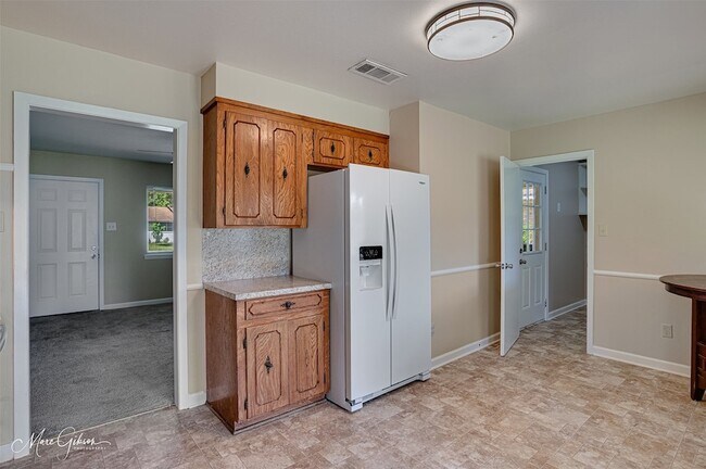 Building Photo - 2121 Venus Dr