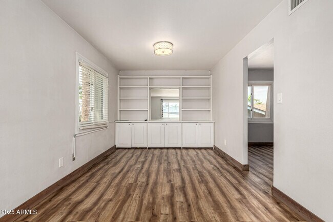 Building Photo - 8307 E Buena Terra Way