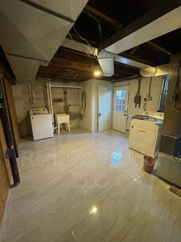 Building Photo - 4710 8th St NE