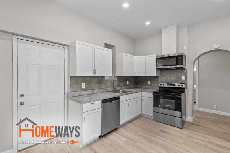 Primary Photo - 3231 Taft Ave