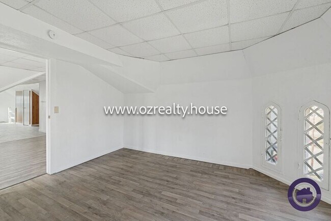 Building Photo - 322 Euclid Ave