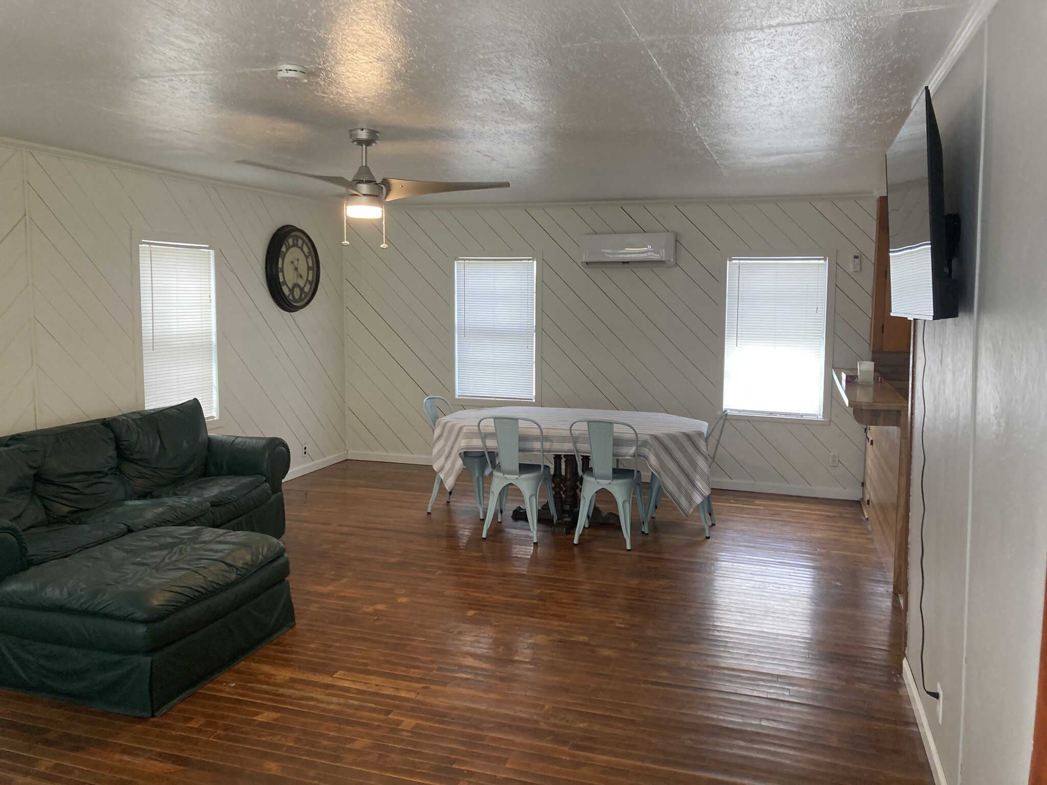 Building Photo - 267 D St