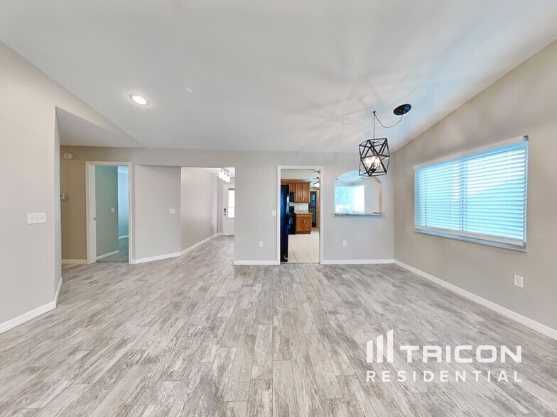 Building Photo - 4005 Cypress Landing S