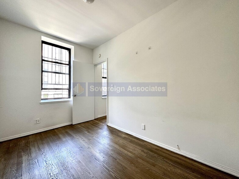 Building Photo - 184 Claremont Ave