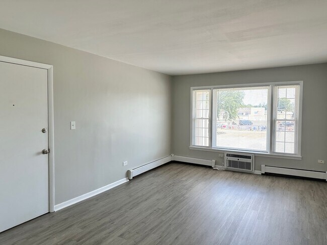 Building Photo - 3404 Maple Ave