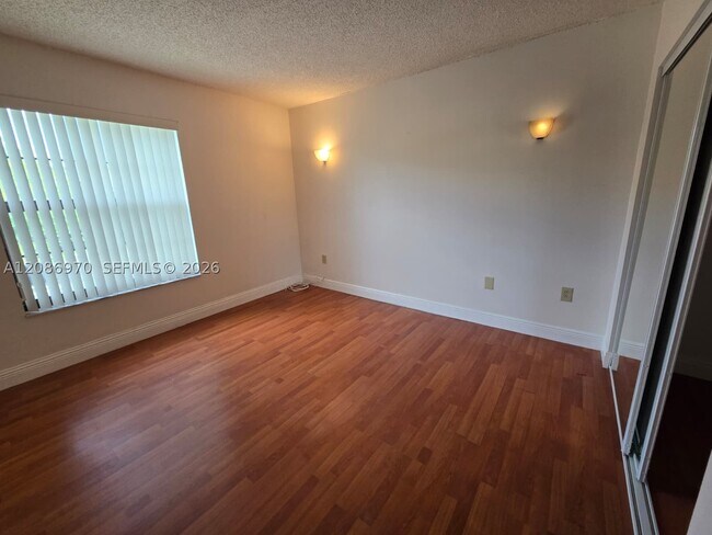Building Photo - 5900 SW 127th Ave