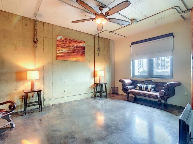 Building Photo - 10 N Summerlin Ave