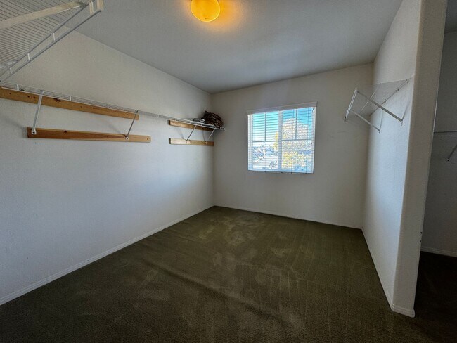 Building Photo - Spacious Temecula House with Bedroom and Bathroom on first floor!