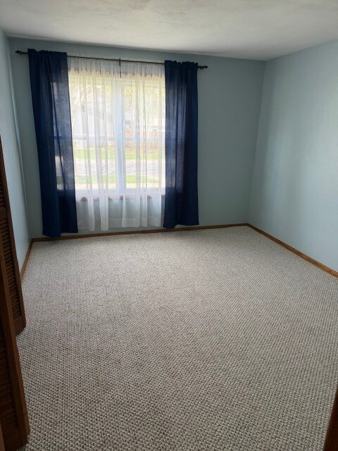 Building Photo - 501 Lakecrest Dr