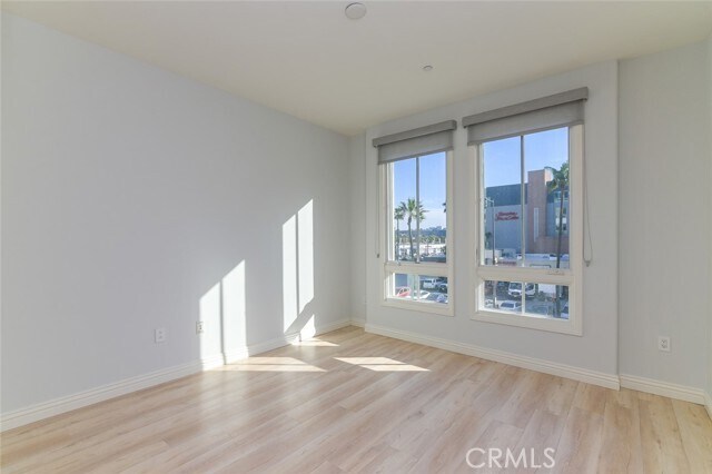 Building Photo - 268 Caruso Ave